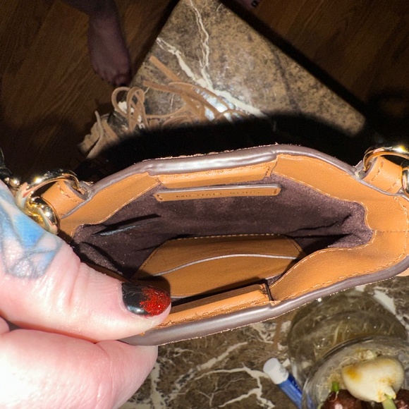 Micheal kors crossbody - Picture 3 of 3